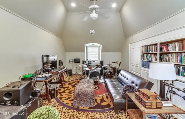 $970,000 | 338 Hillview Drive, Ridgeland, MS 39157