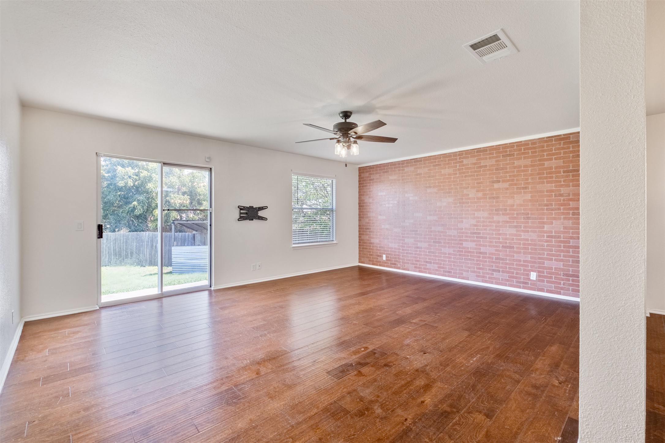 105 Pentire Way Hutto, TX 78634 - Photo 18 of 26