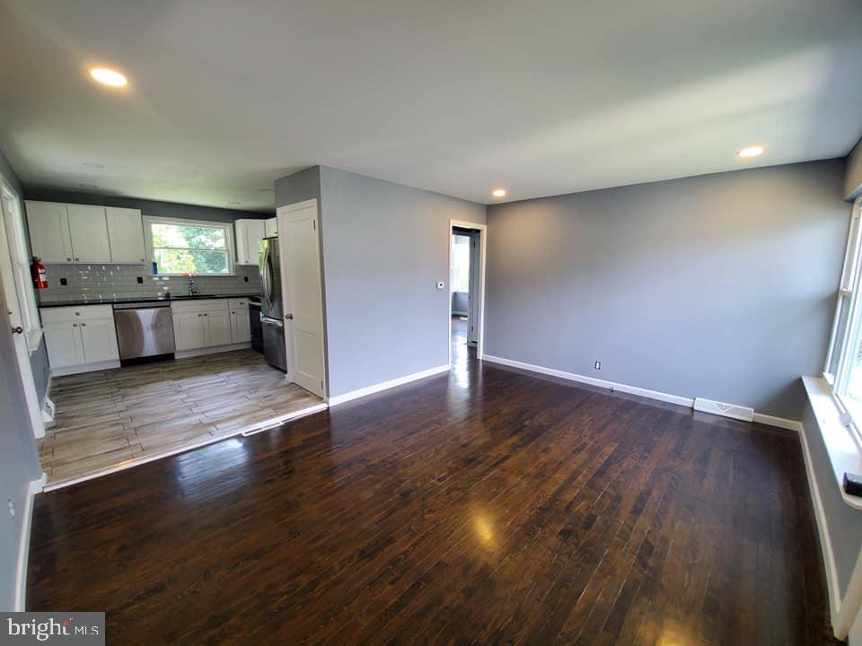 190 Franklyn Road Ewing, NJ 08628 - Photo 1 of 8