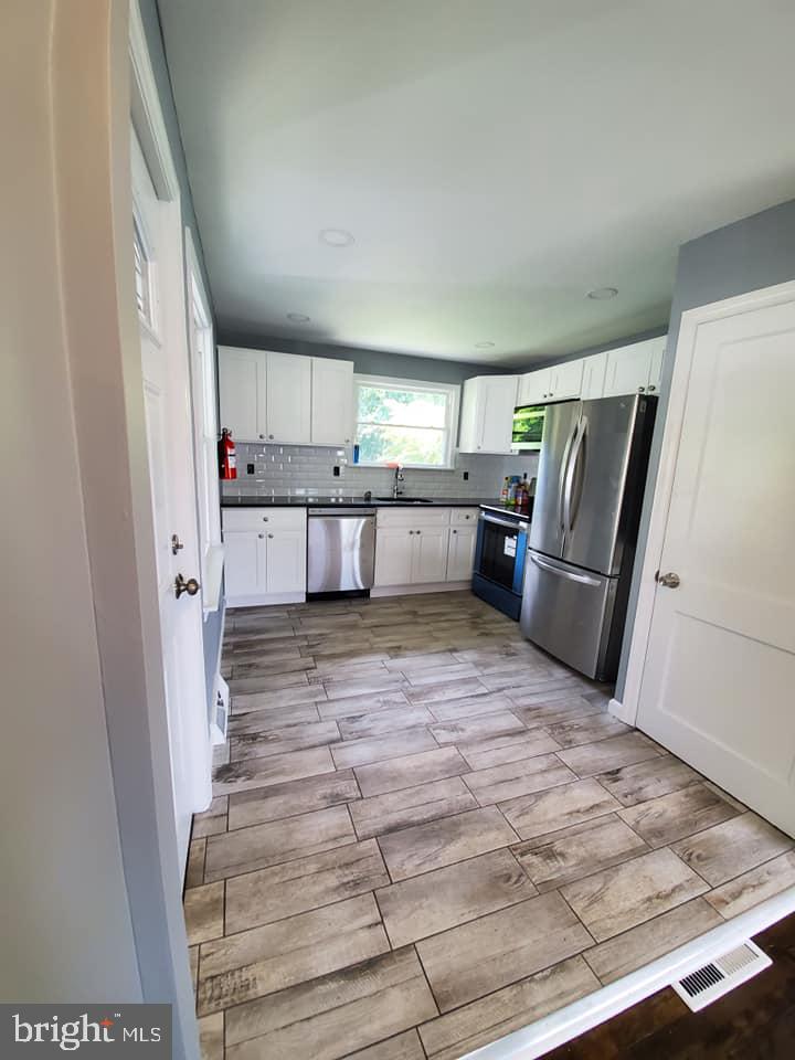 190 Franklyn Road Ewing, NJ 08628 - Photo 2 of 8