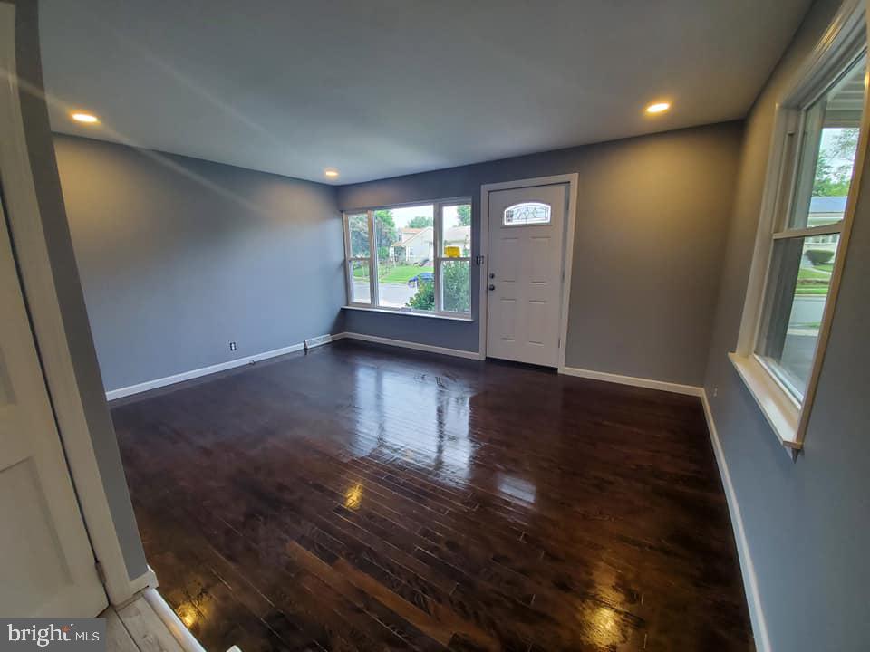 190 Franklyn Road Ewing, NJ 08628 - Photo 3 of 8