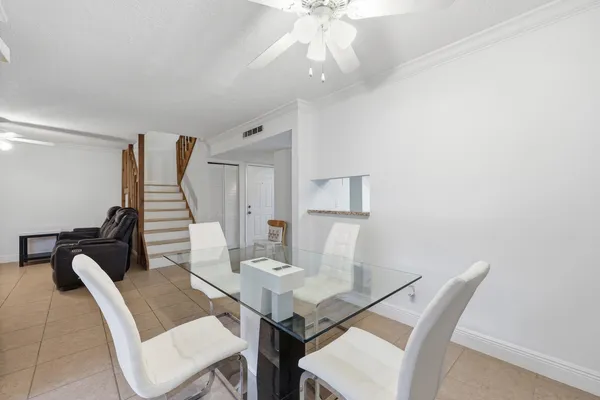 $315,000 | 301 Lakewood Drive, Unit 8A, Jupiter, FL 33458