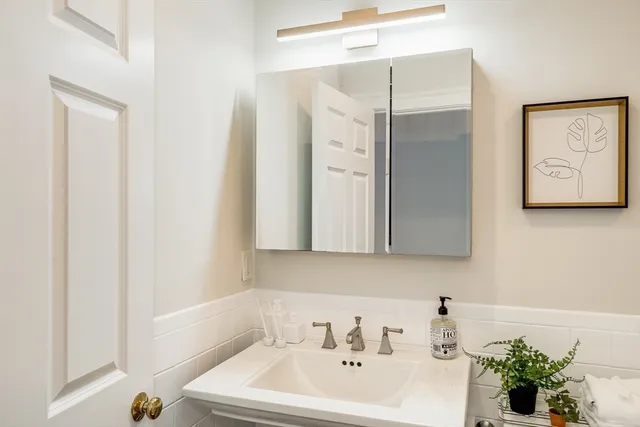 $799,000 | 705 Massachusetts Avenue, Unit 6, Boston, MA 02118