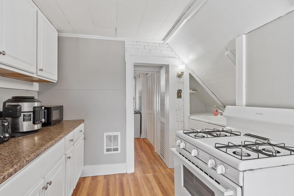 16 Doane Street Worcester, MA 01607 - Photo 35 of 42