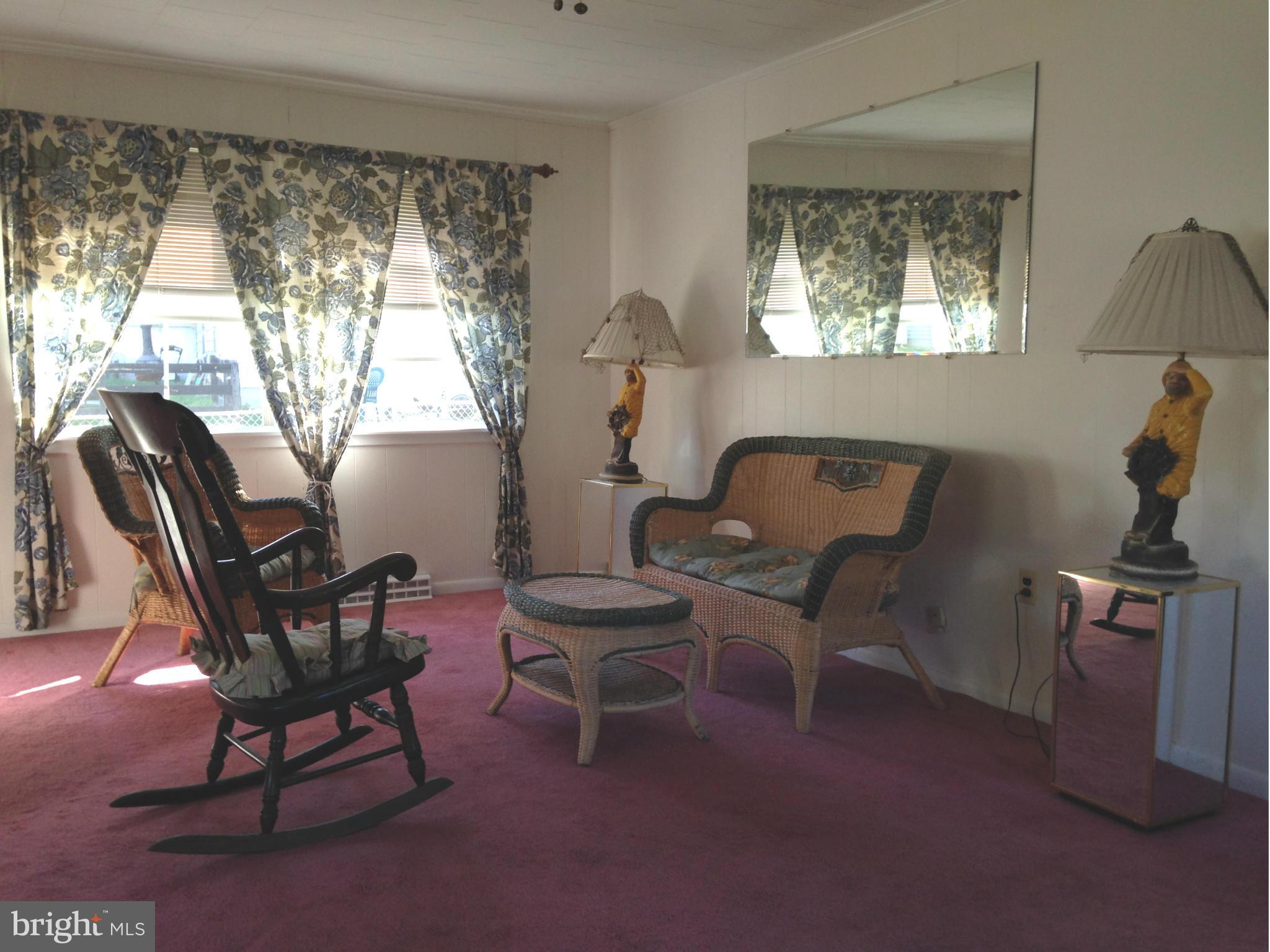 304 Cove Road Riva, MD 21140 - Photo 2 of 27 Living Room