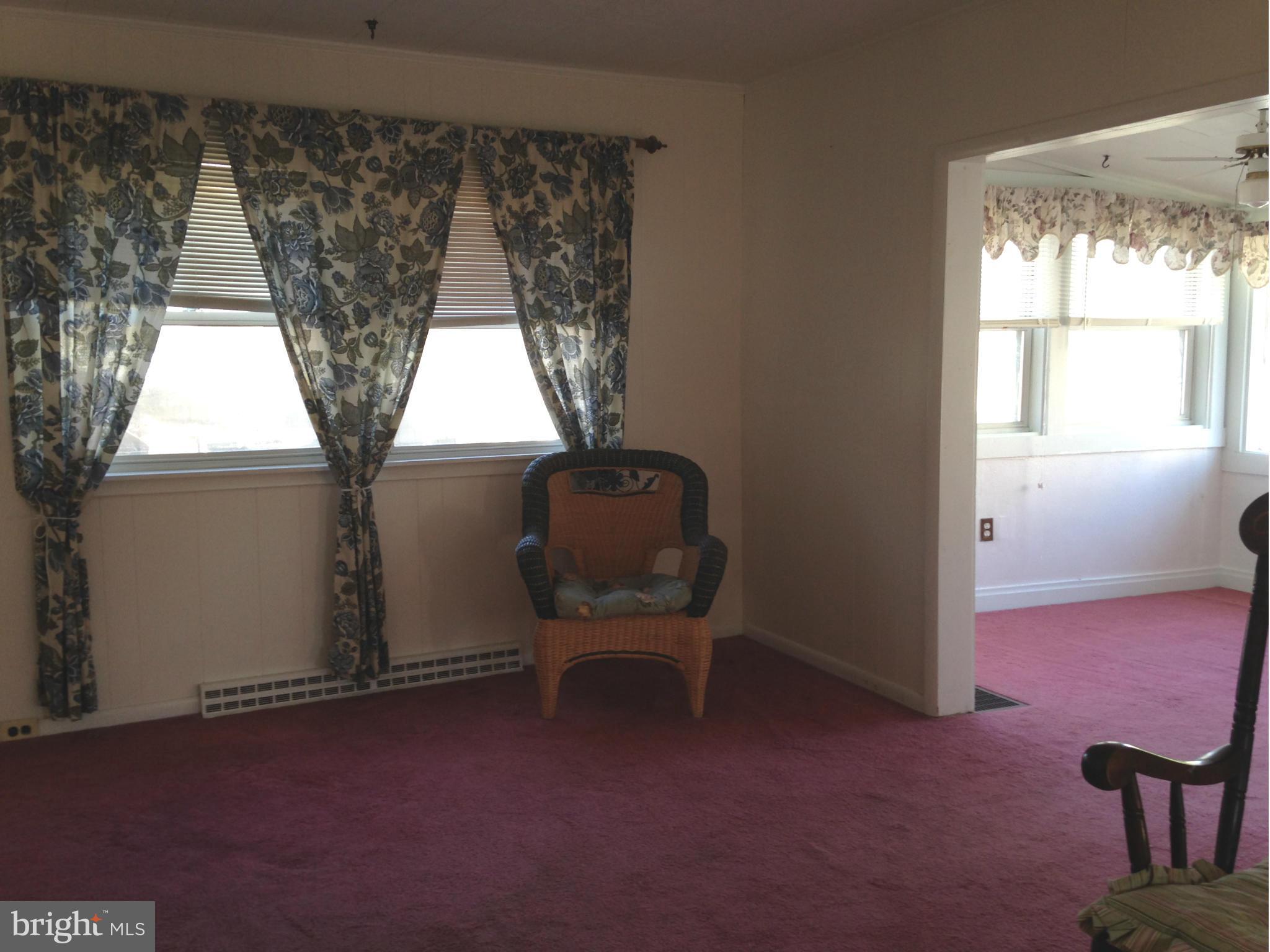 304 Cove Road Riva, MD 21140 - Photo 5 of 27 Living Room
