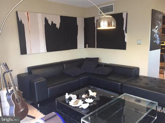 $3,700 | 1117 New Hampshire Avenue Northwest, Unit 9, Washington, DC 20037