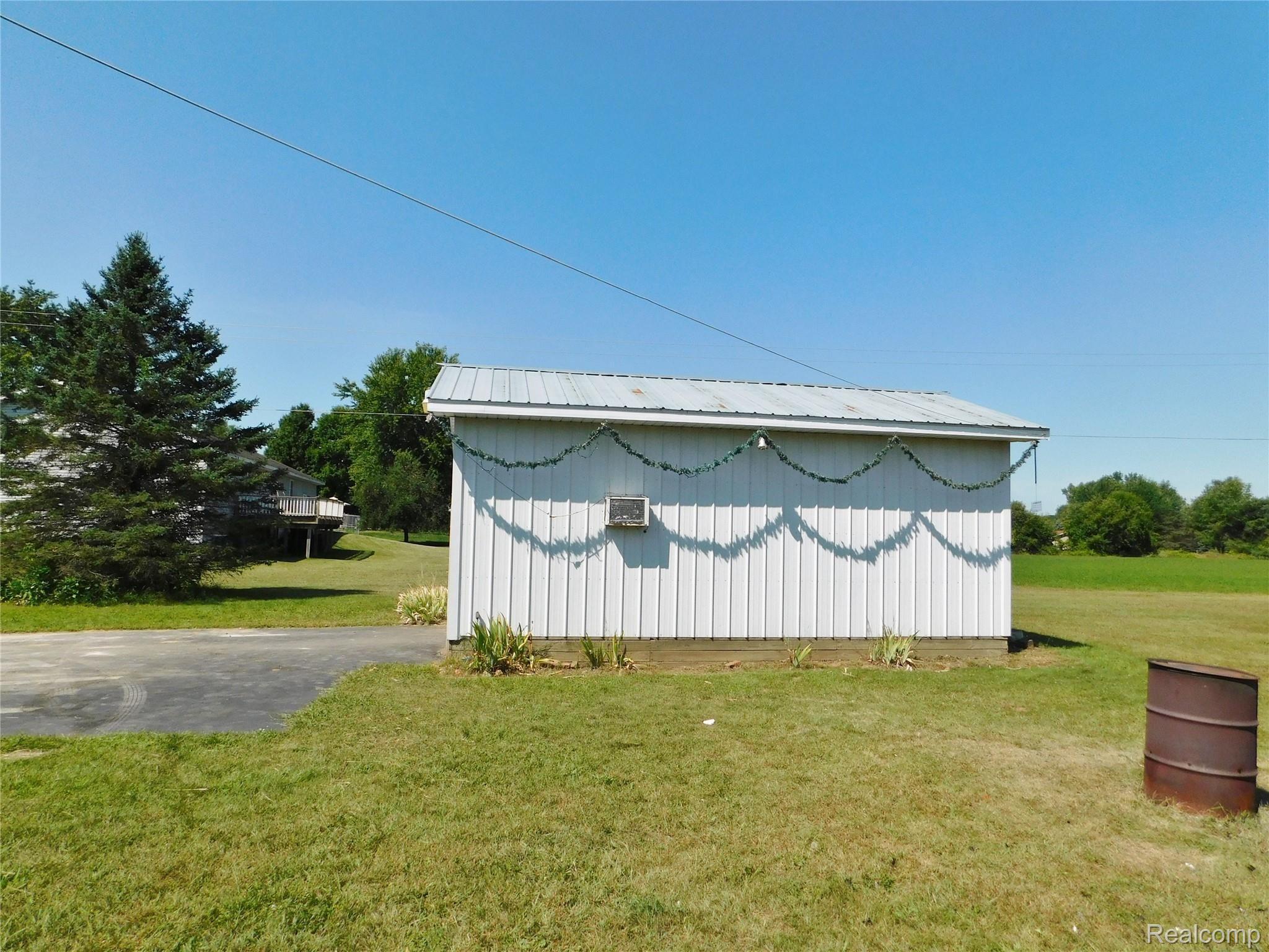 10222 Converse Road Fowlerville, MI 48836 - Photo 27 of 36 DSCN0145.JPG