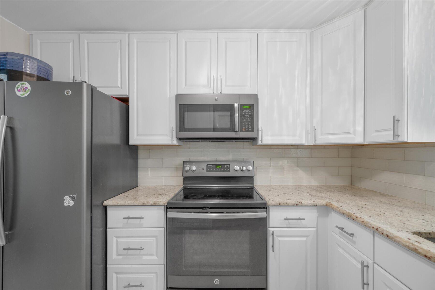117 East Riverside Drive Jupiter, FL 33469 - Photo 17 of 40 21-DSC_6492