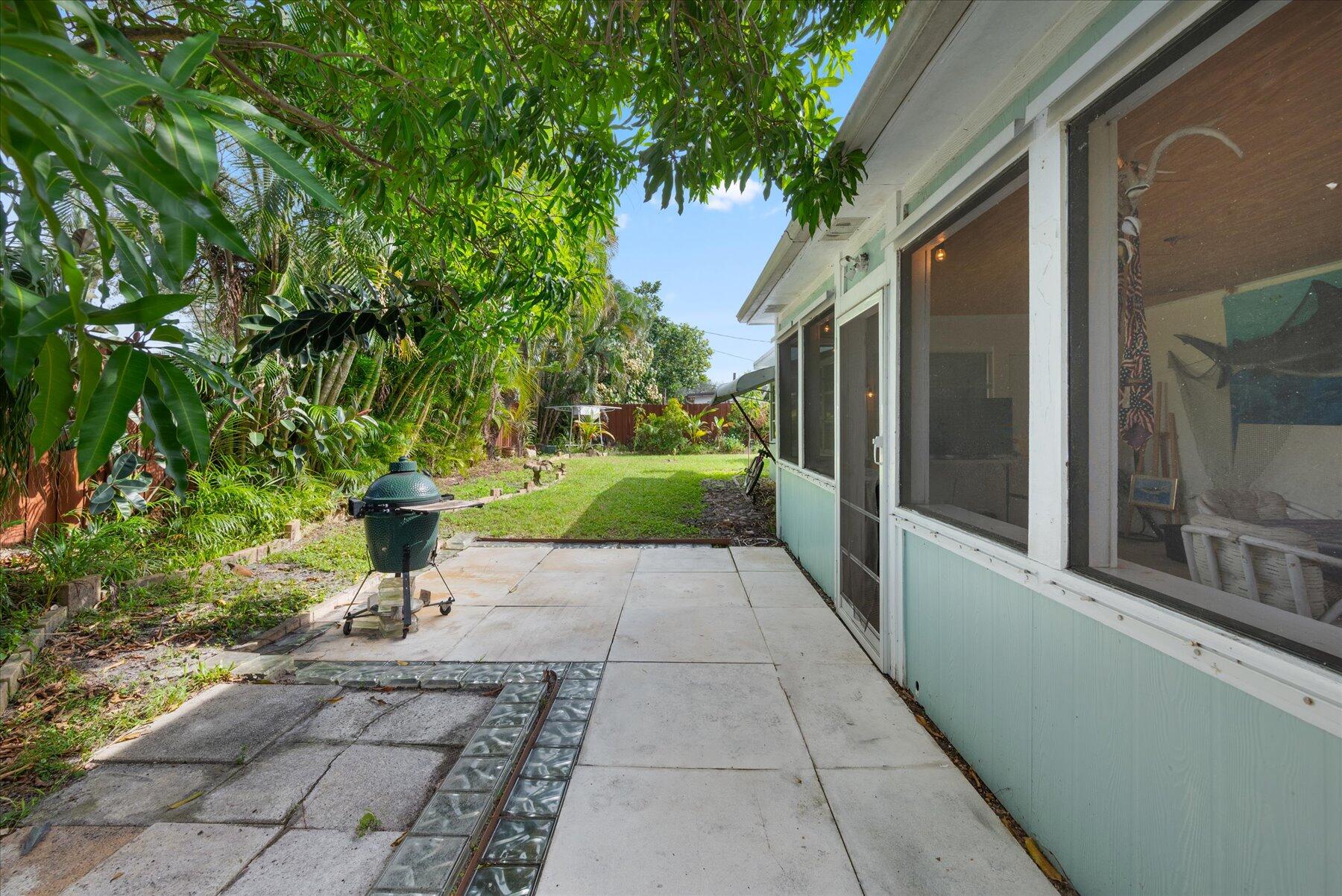 117 East Riverside Drive Jupiter, FL 33469 - Photo 25 of 40 30-DSC_6546-Edit