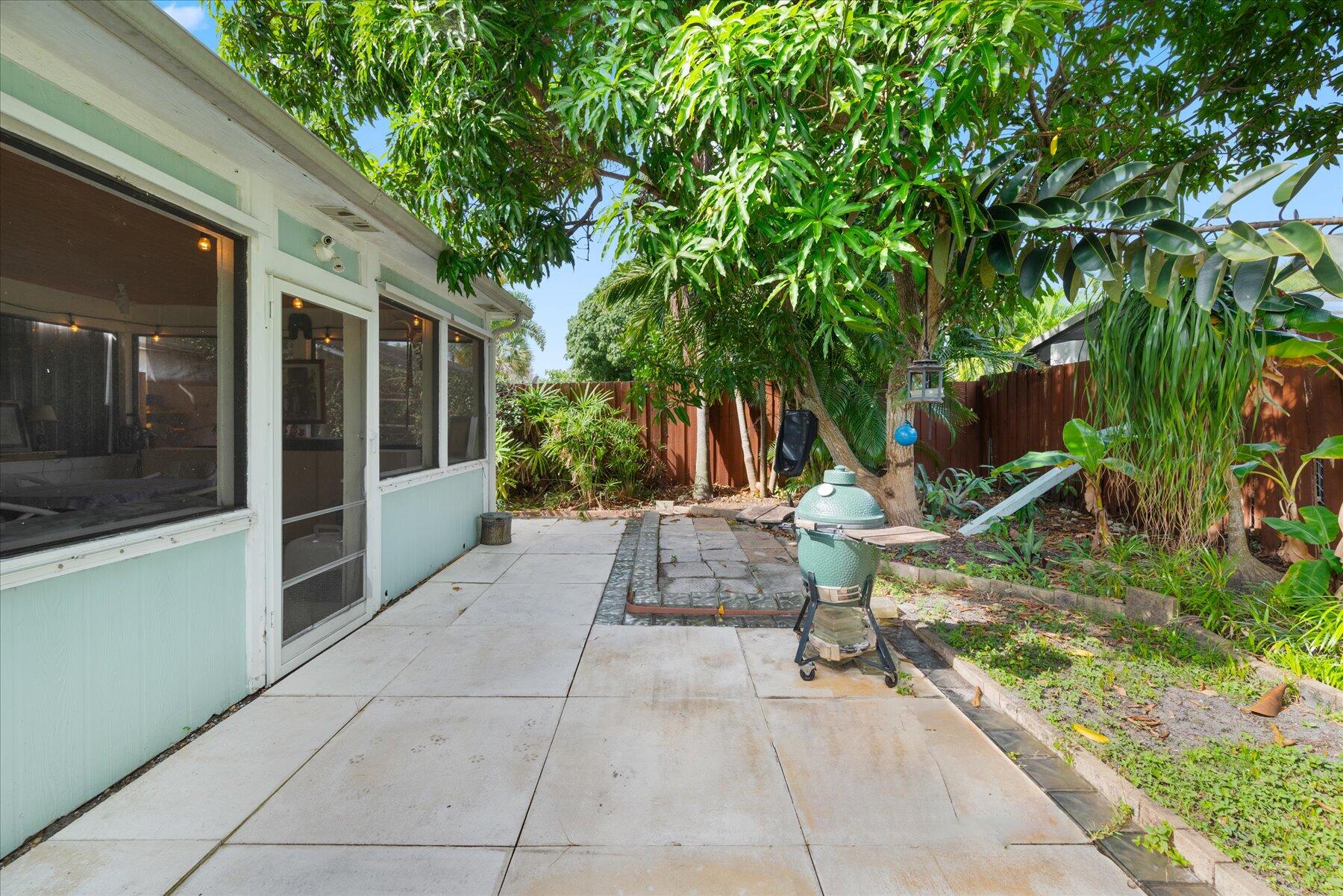 117 East Riverside Drive Jupiter, FL 33469 - Photo 26 of 40 31-DSC_6564-Edit