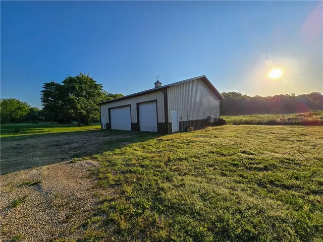 $1,150,000 | 2359 Gp Road, Elmdale, KS 66850