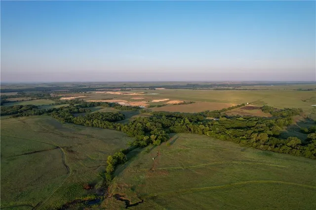 $1,150,000 | 2359 Gp Road, Elmdale, KS 66850