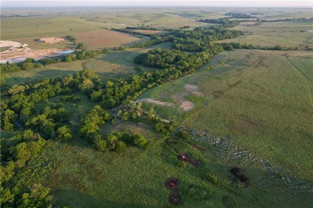 $1,150,000 | 2359 Gp Road, Elmdale, KS 66850