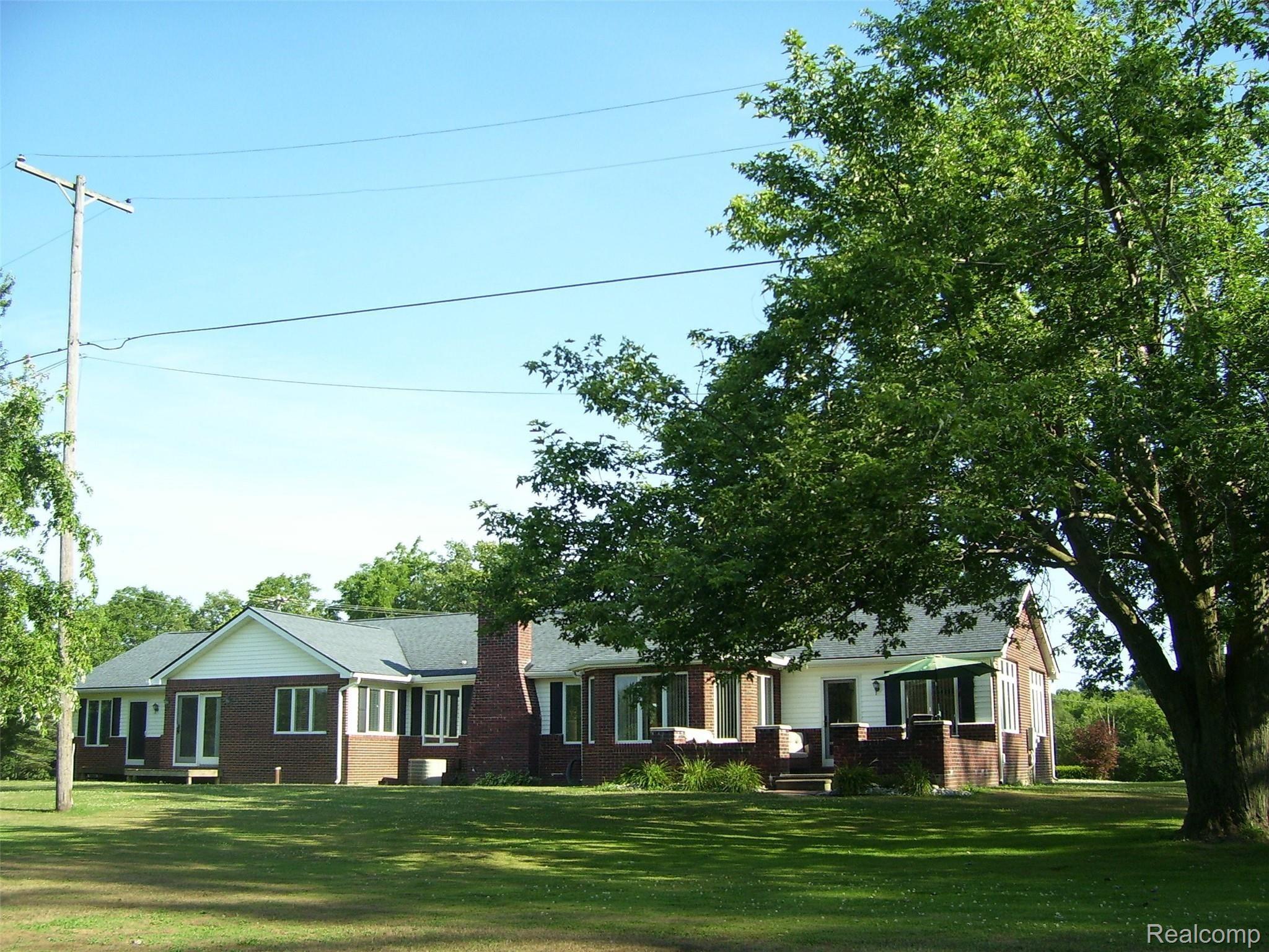 23233 Dayton Road Armada, MI 48005 - Photo 2 of 20 100_5599.JPG