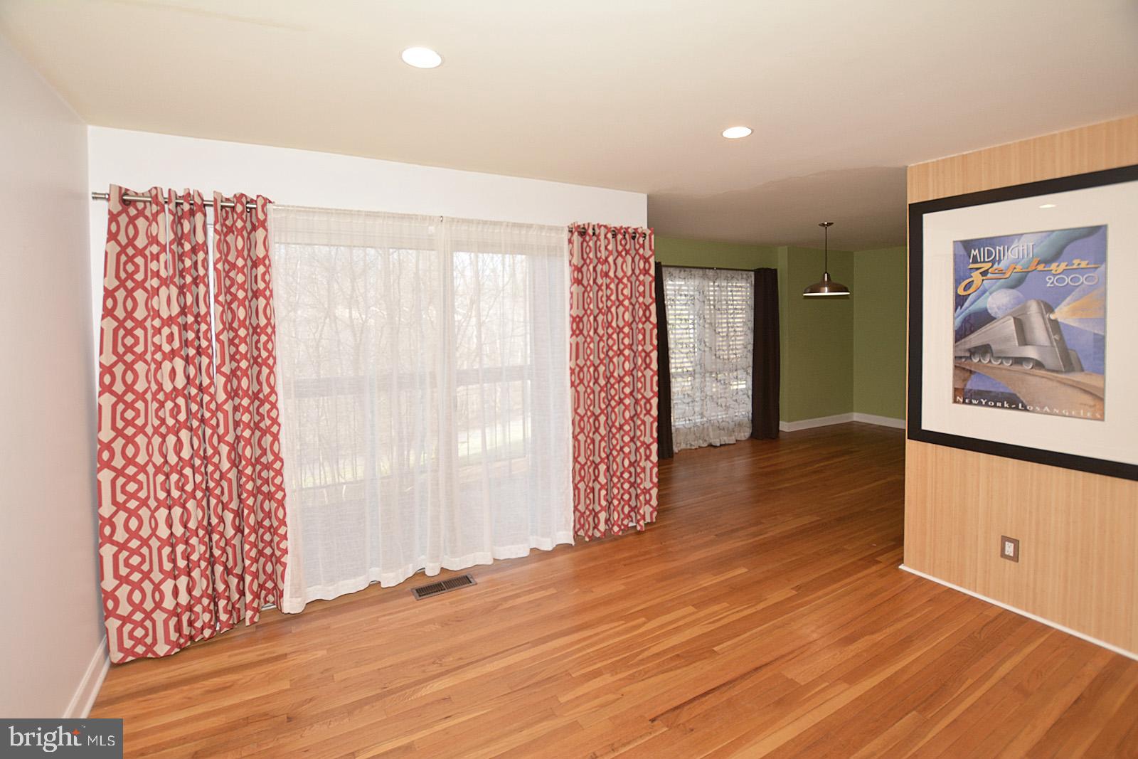 11091 Saffold Way Reston, VA 20190 - Photo 3 of 30