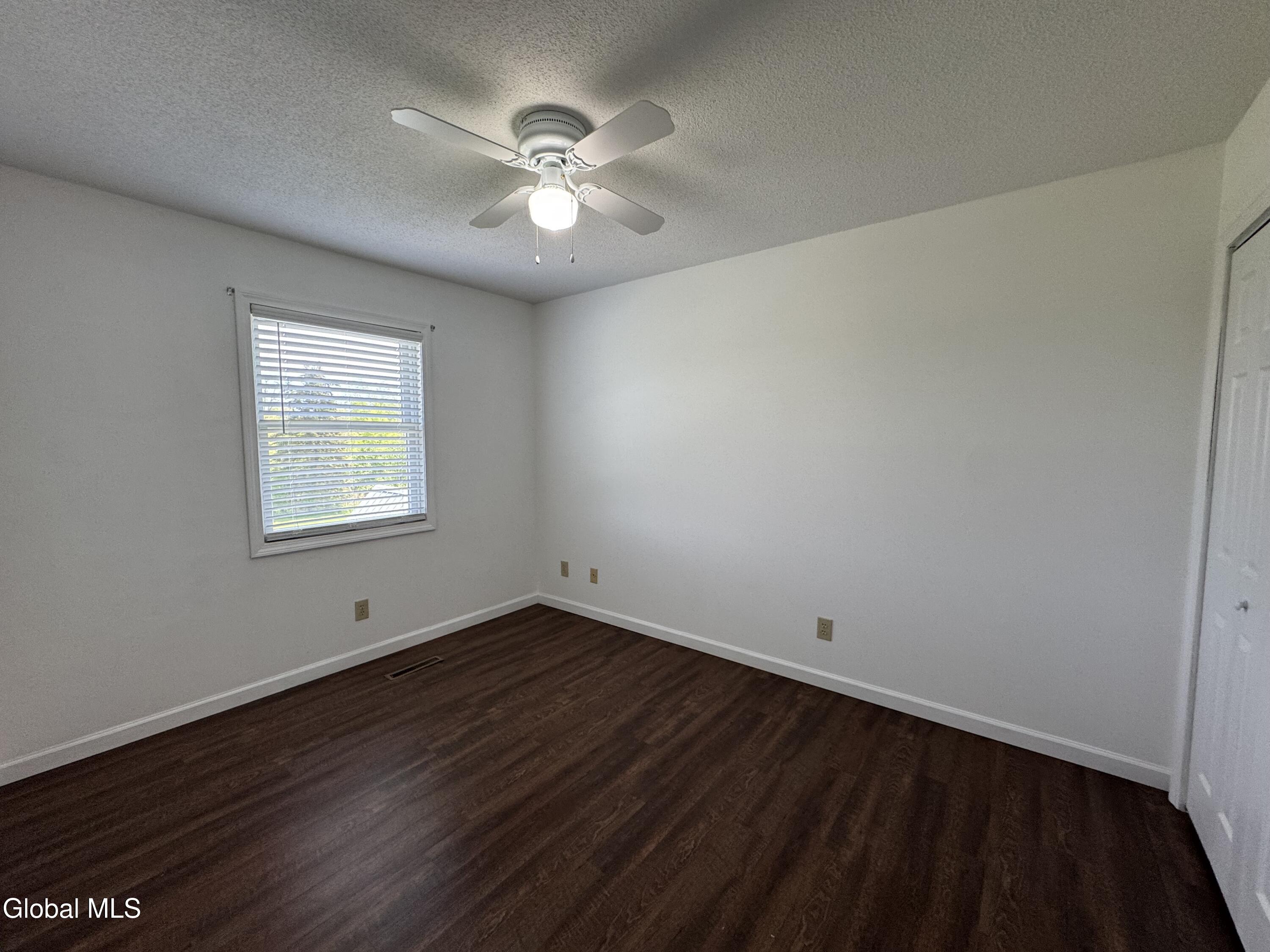 199 Ashdown Road Clifton Park, NY 12019 - Photo 33 of 66 IMG_3109