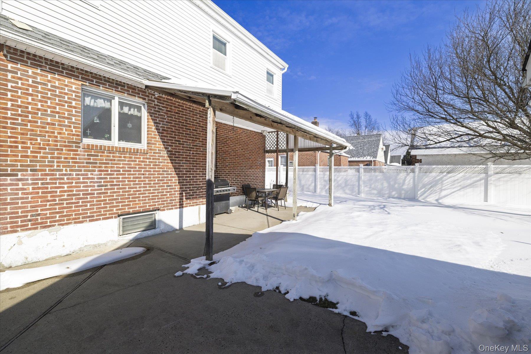 1065 Russell Street Franklin Square, NY 11010 - Photo 21 of 29 Rear or property