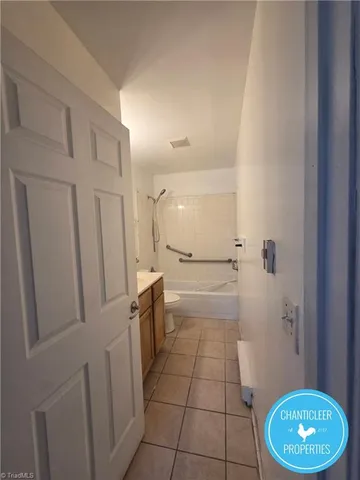 $895 | 305 Oakwood Street, Unit 2, High Point, NC 27262