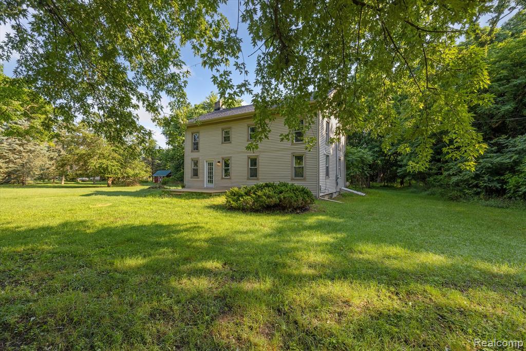 11240 Silver Lake Road Byron, MI 48418 - Photo 3 of 33