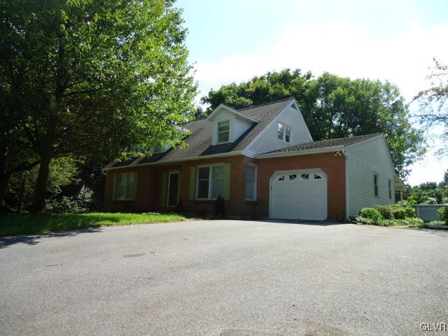 575 Rose Inn Avenue Nazareth, PA 18064 - Photo 2 of 26 Gallery Image 2