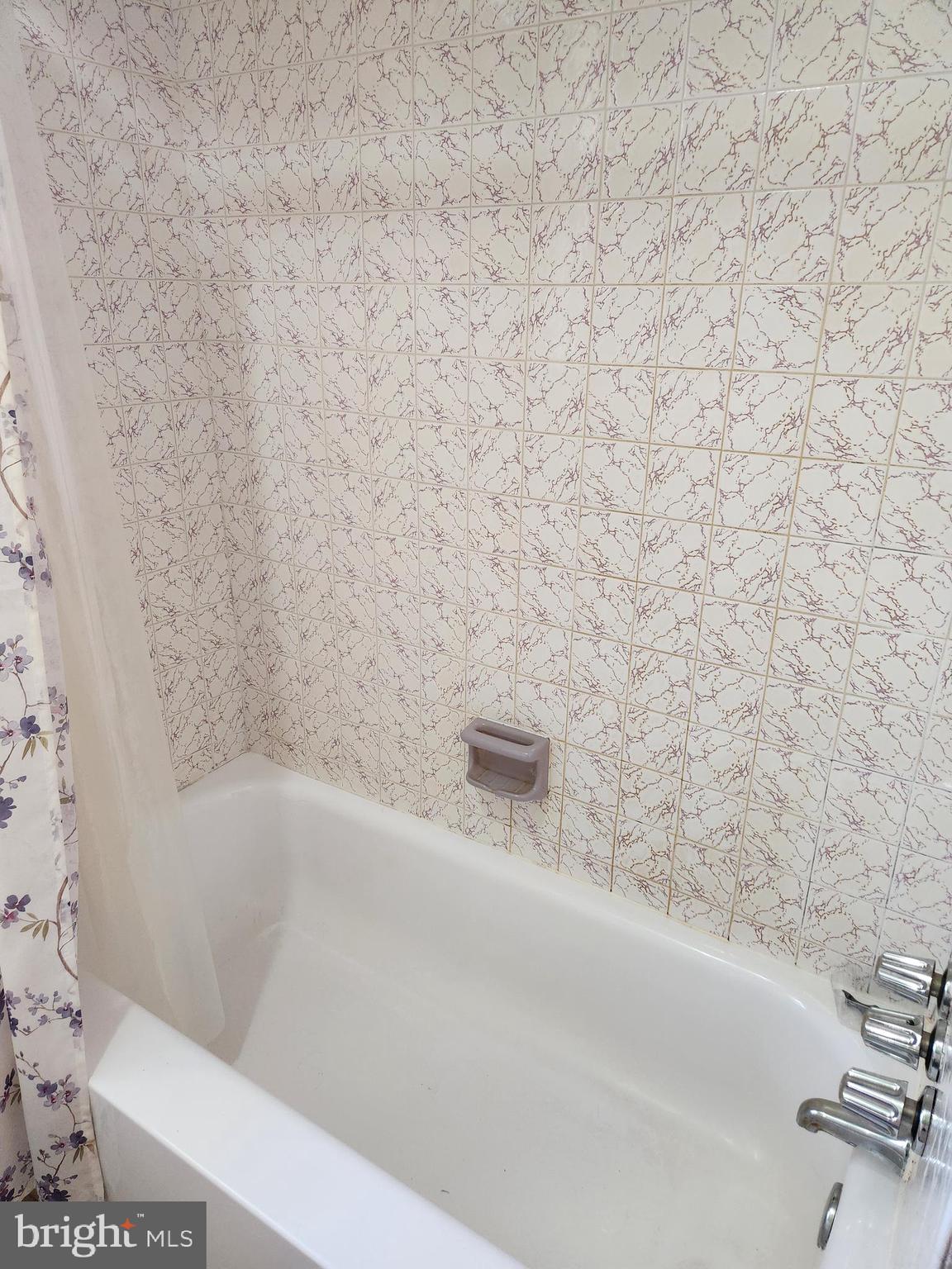 643 Hickstown Road Sicklerville, NJ 08081 - Photo 12 of 41 Bathroom