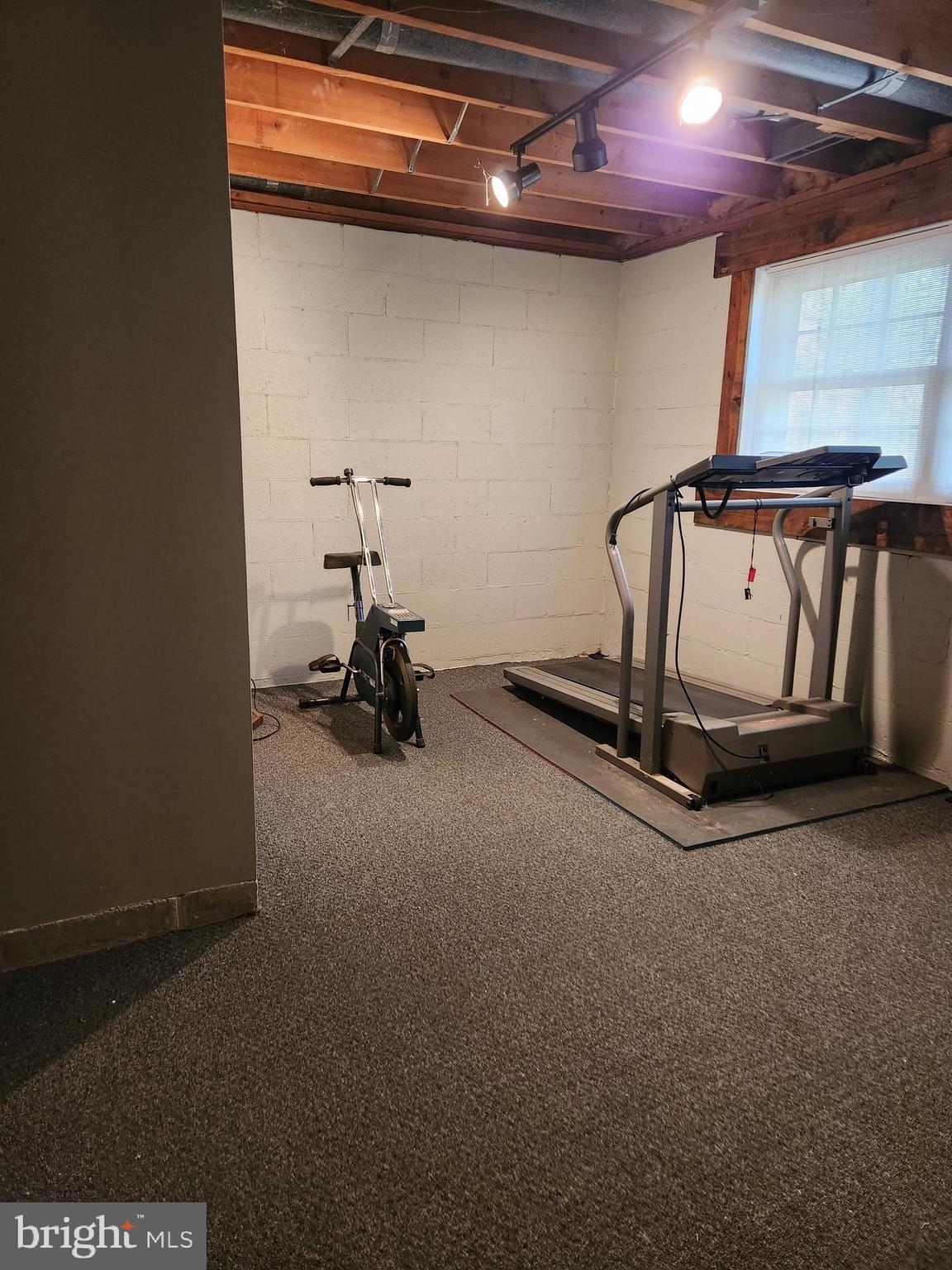 643 Hickstown Road Sicklerville, NJ 08081 - Photo 32 of 41 Landry room/wood shop