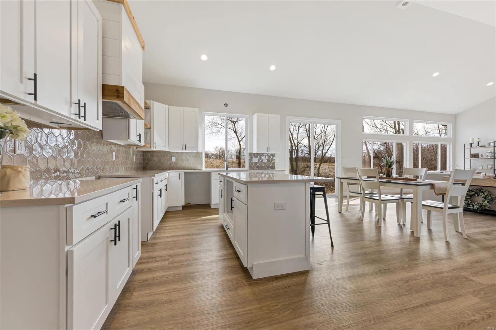 1604 Timber Ridge Columbia, IL 62236 - Photo 6 of 52 Gallery Image 6