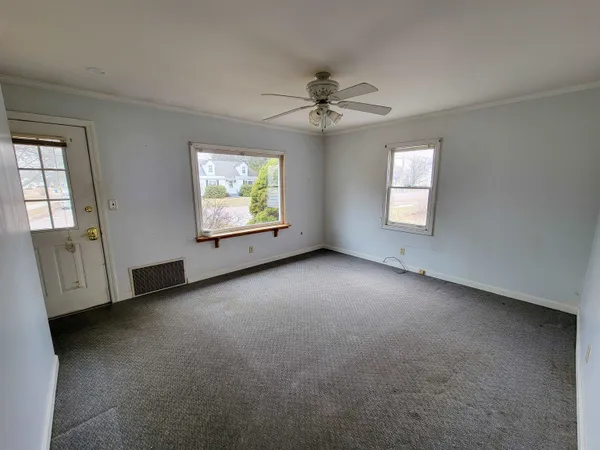 $325,000 | 1813 North Avenue, Burlington, VT 05408
