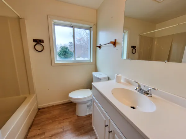 $325,000 | 1813 North Avenue, Burlington, VT 05408