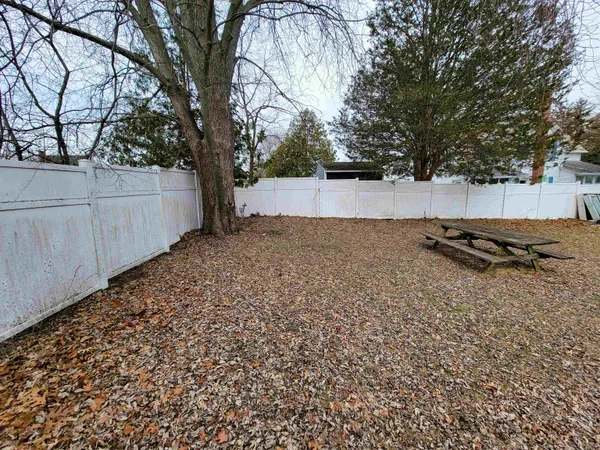 $325,000 | 1813 North Avenue, Burlington, VT 05408