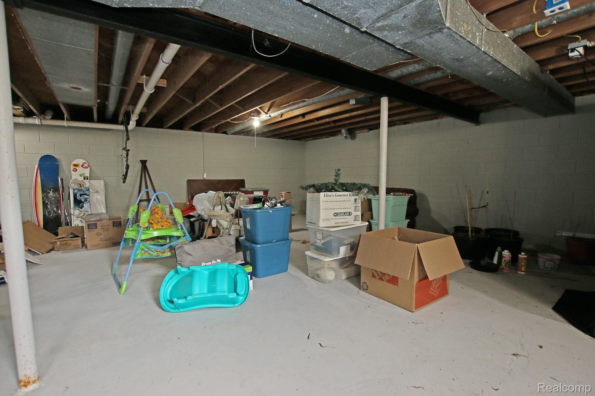 5466 Torrey Road Flint, MI 48507 - Photo 34 of 45 38) Basement.jpg
