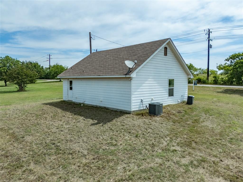 202 County Road 4511 Decatur, TX 76234 - Photo 17 of 36