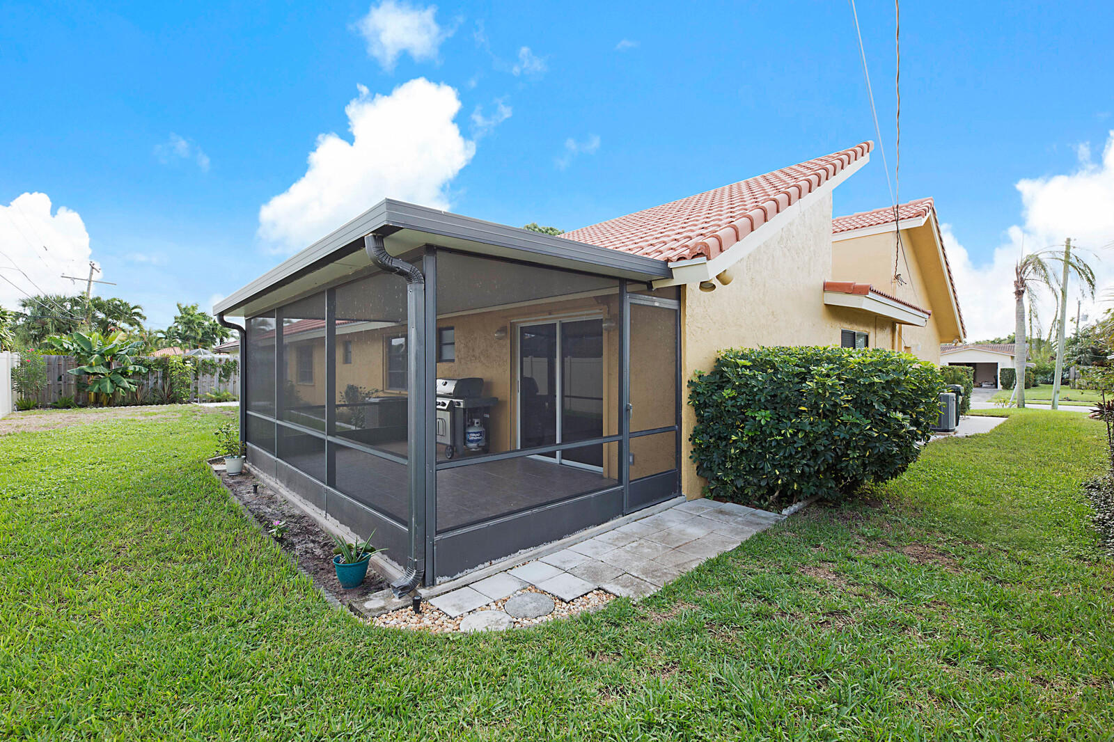 929 Southwest 4th Street Boca Raton, FL 33486 - Photo 33 of 35 Yard