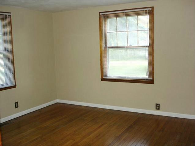 634 North Pendleton Avenue Pendleton, IN 46064 - Photo 11 of 12 Gallery Image 11