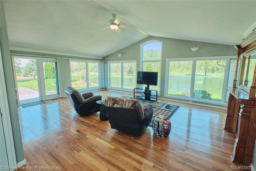 6464 Ferden Road Chesaning, MI 48616 - Photo 4 of 23