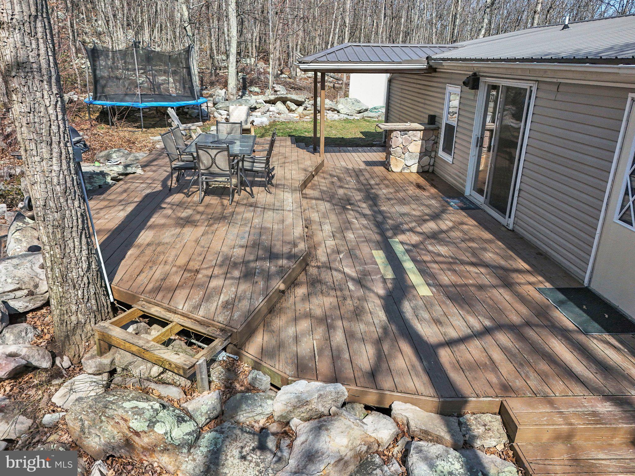 516 Roberts Road Great Cacapon, WV 25422 - Photo 4 of 31 Gallery Image 4