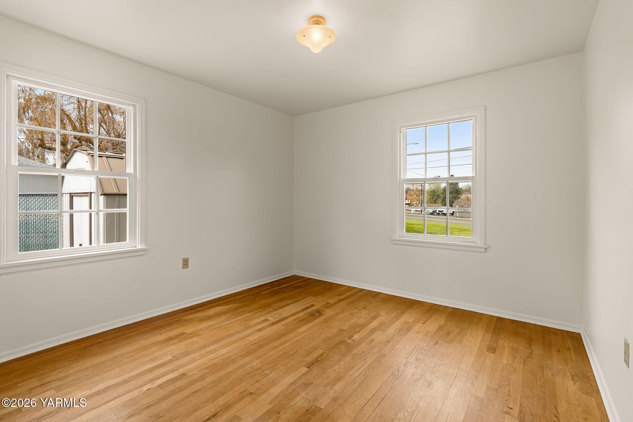 3102 Summitview Avenue Yakima, WA 98902 - Photo 14 of 25 Bedroom 1