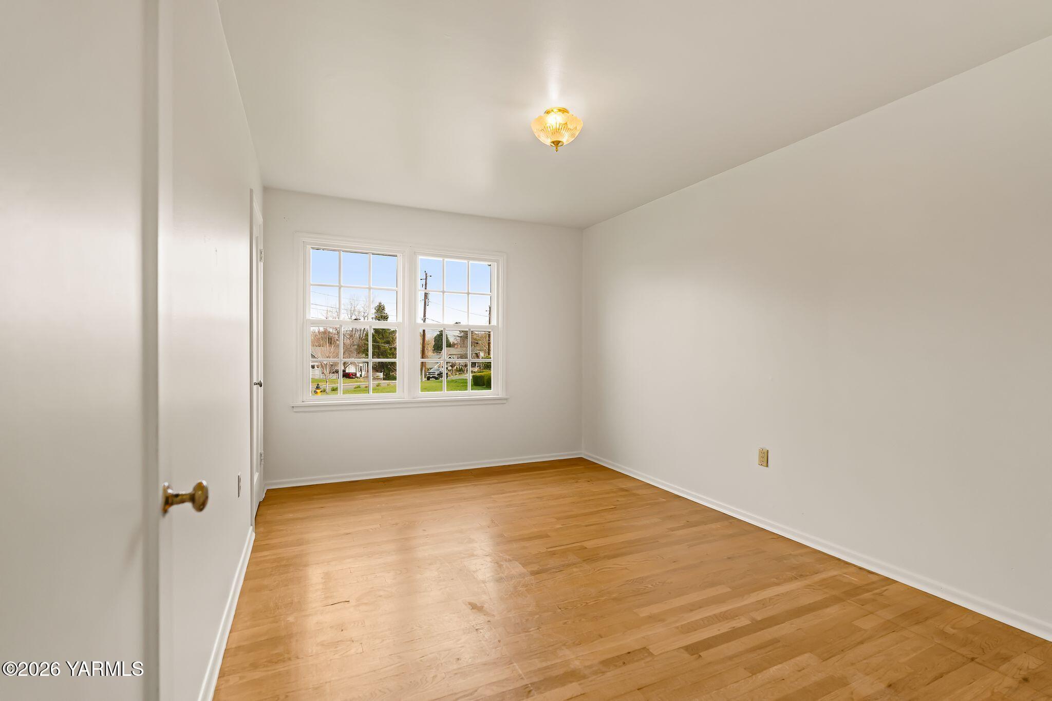 3102 Summitview Avenue Yakima, WA 98902 - Photo 16 of 25 Bedroom 3