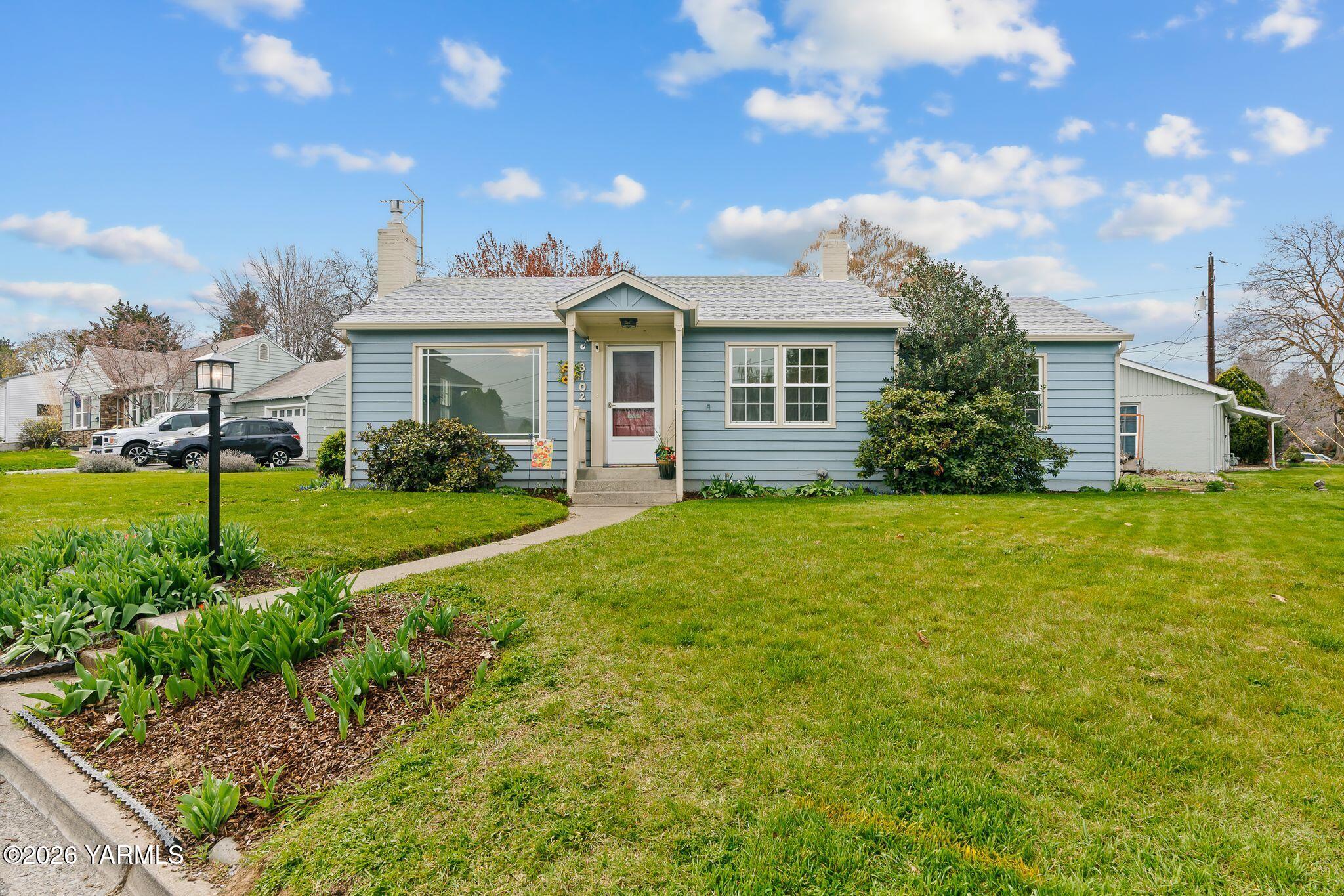 3102 Summitview Avenue Yakima, WA 98902 - Photo 3 of 25 Exterior