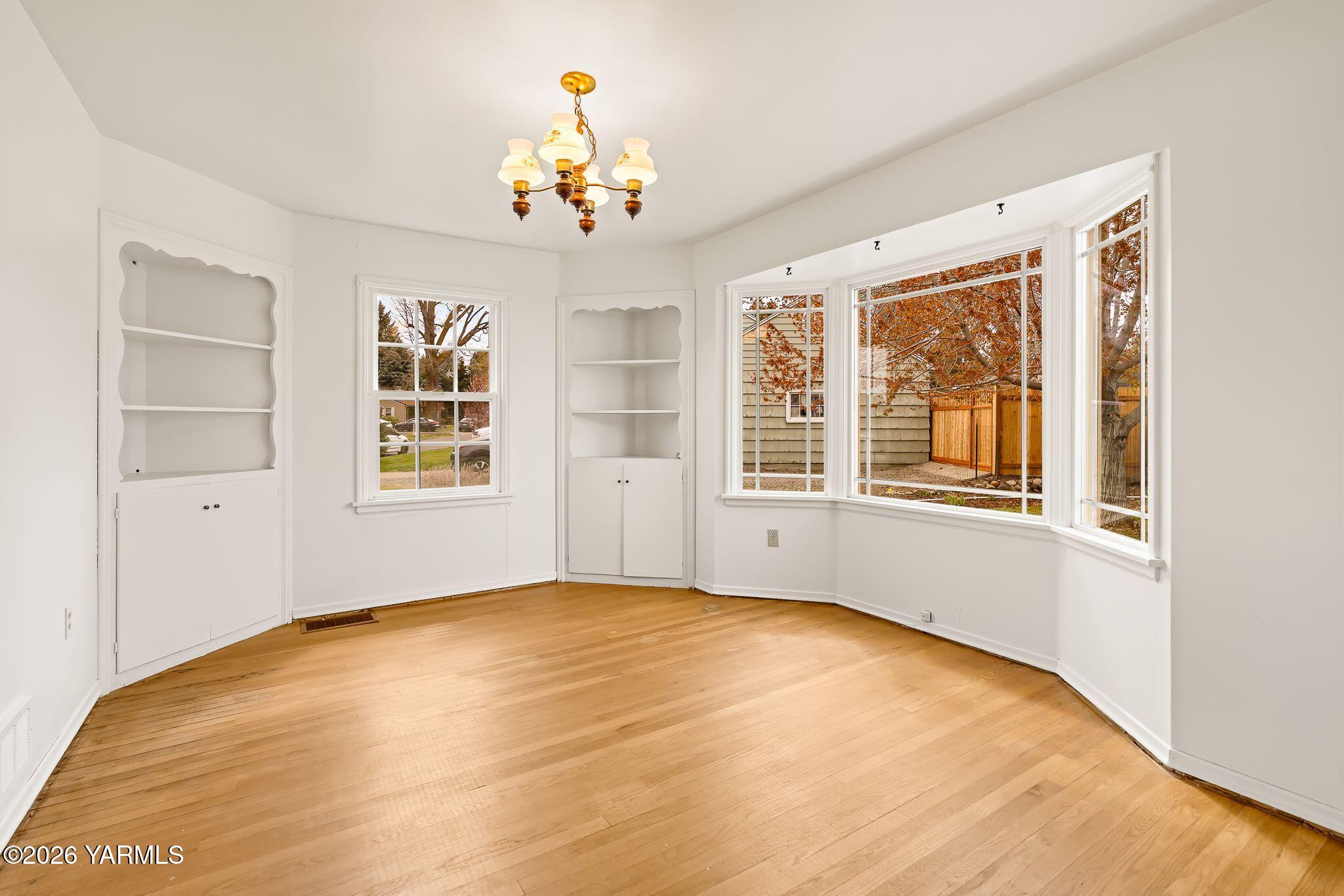 3102 Summitview Avenue Yakima, WA 98902 - Photo 8 of 25 Formal Dining