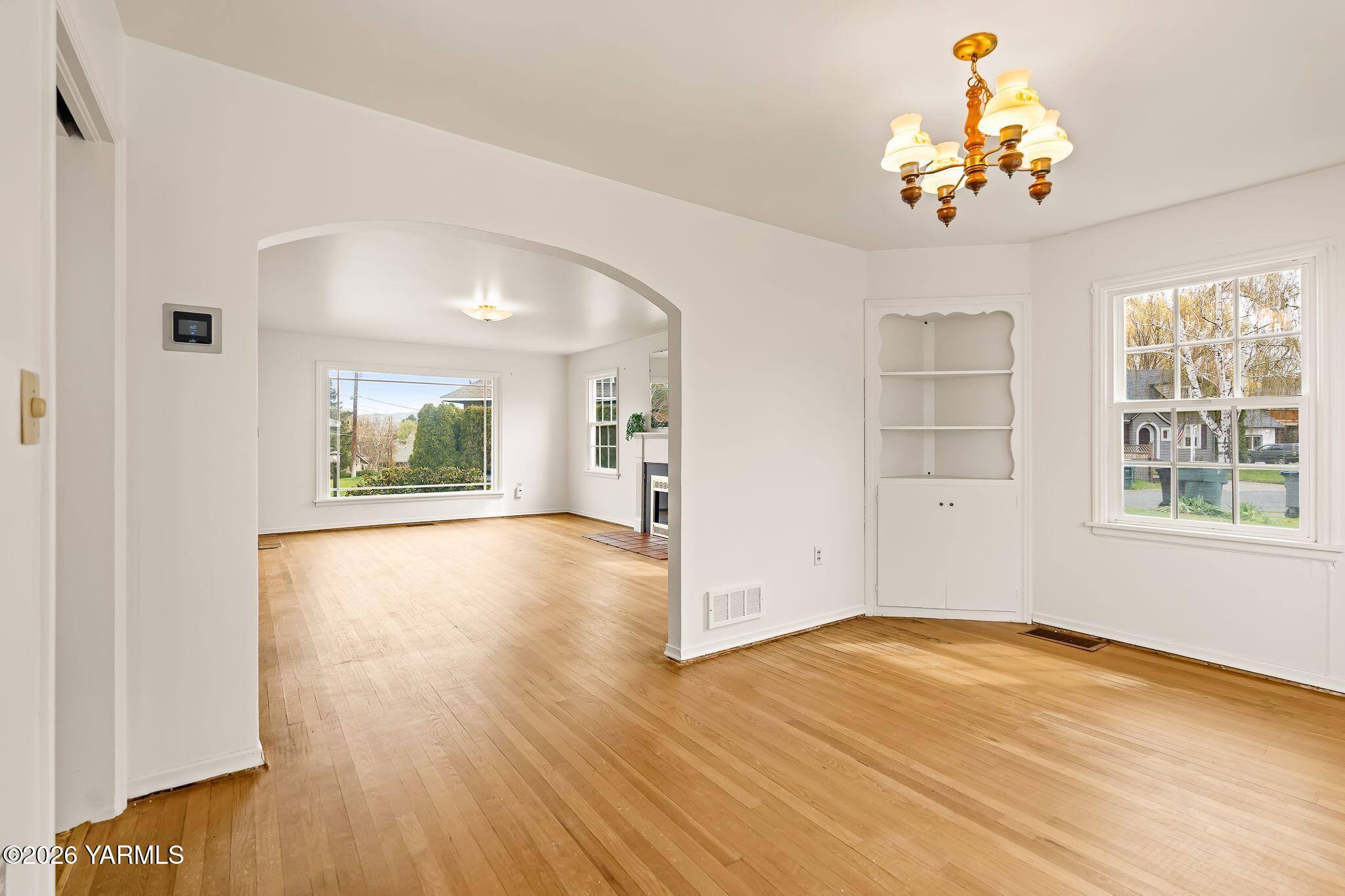 3102 Summitview Avenue Yakima, WA 98902 - Photo 9 of 25 Formal Dining