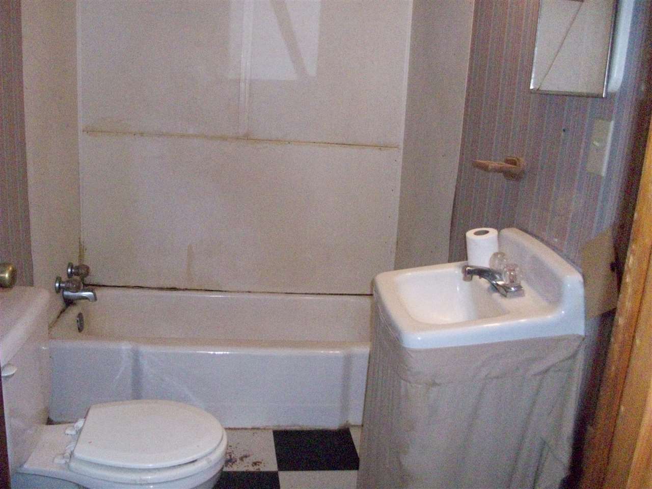 581 Ninety-Nine Island Road Blacksburg, SC 29702 - Photo 3 of 11 Gallery Image 3