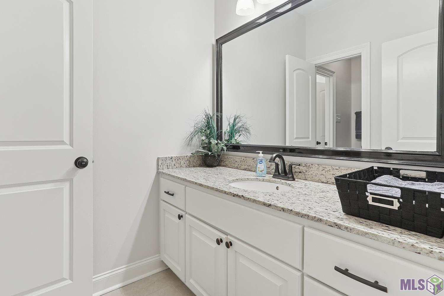 6734 Marengo Drive Addis, LA 70710 - Photo 5 of 24 Upstairs Bathroom