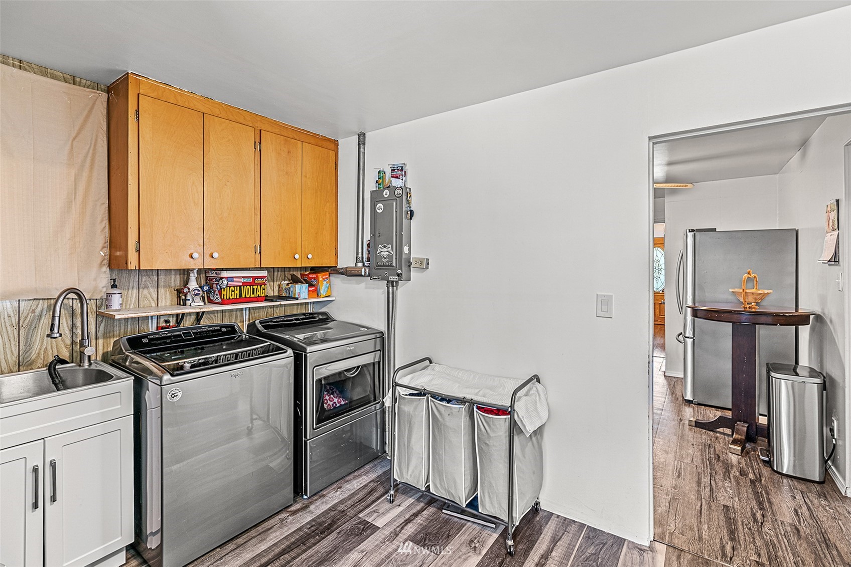 3626 Rockefeller Avenue Everett, WA 98201 - Photo 32 of 40 a kitchen with a stove and a sink