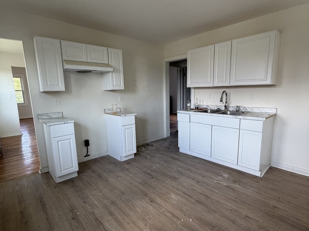 73-75 Melrose Street Springfield, MA 01109 - Photo 2 of 19 Gallery Image 2