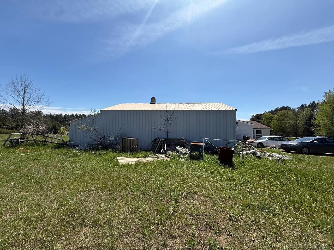 397 South Pioneer Road Beulah, MI 49617 - Photo 3 of 18