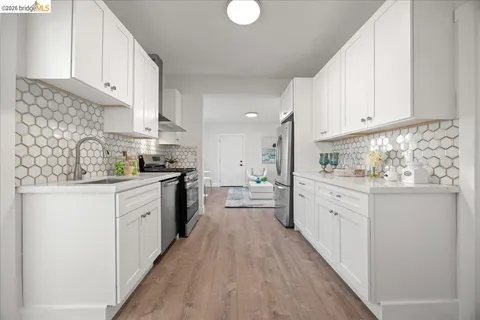 $829,000 | 1261 61st Street, Emeryville, CA 94608