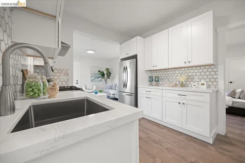 $829,000 | 1261 61st Street, Emeryville, CA 94608