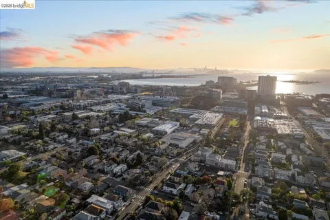 $829,000 | 1261 61st Street, Emeryville, CA 94608